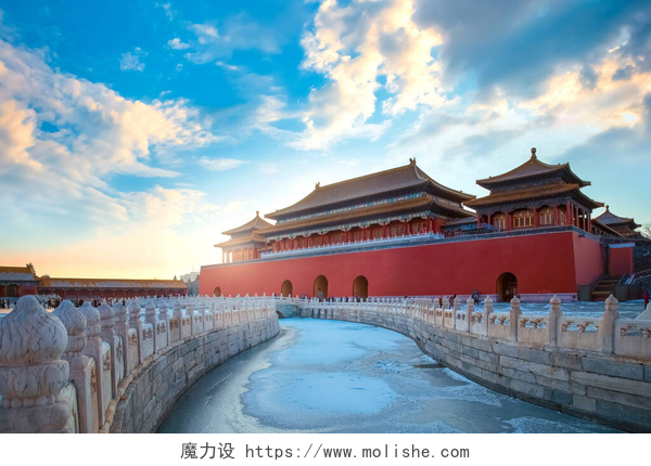 北京天安门广场古建筑紫禁城的Wumen (Meridian Gate)位于城北，是都门之后的下一个城门